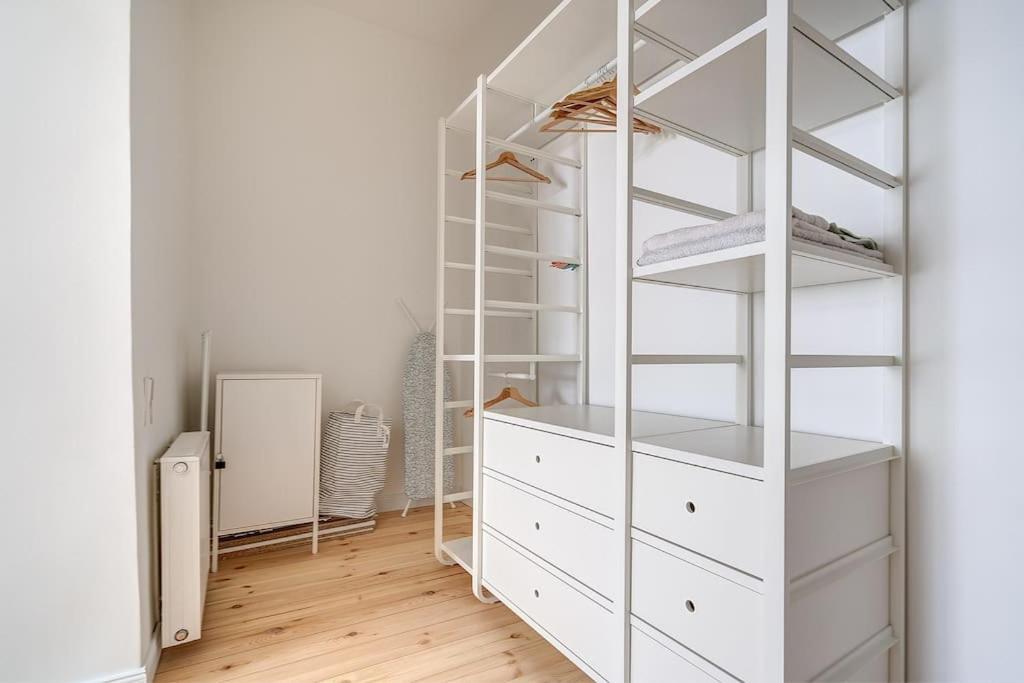 Spacious 2-Bedroom Flat In Old Town By Urban Rent VNO Buitenkant foto