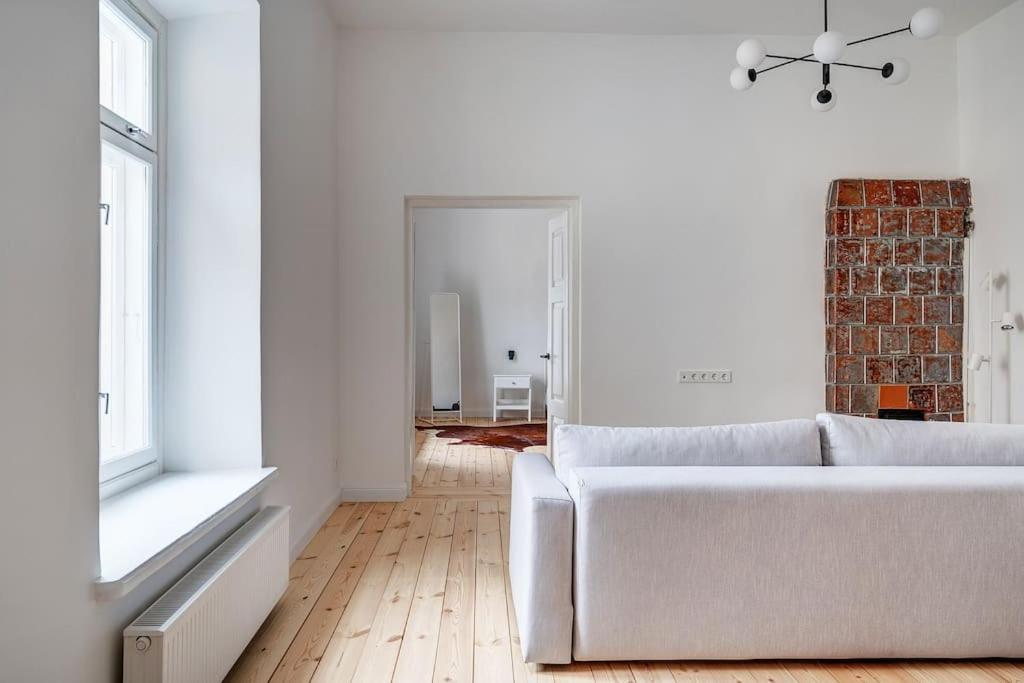 Spacious 2-Bedroom Flat In Old Town By Urban Rent VNO Buitenkant foto