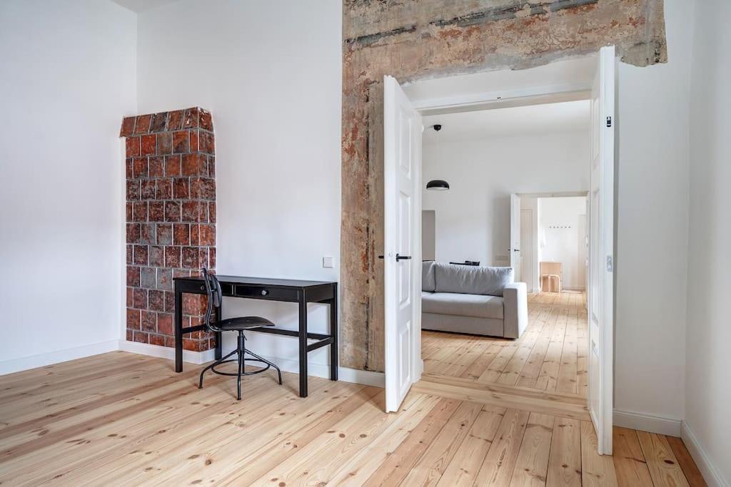 Spacious 2-Bedroom Flat In Old Town By Urban Rent VNO Buitenkant foto