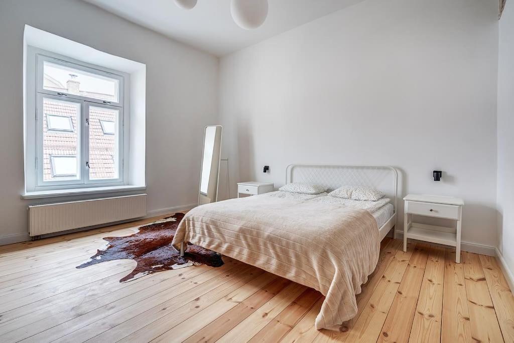 Spacious 2-Bedroom Flat In Old Town By Urban Rent VNO Buitenkant foto