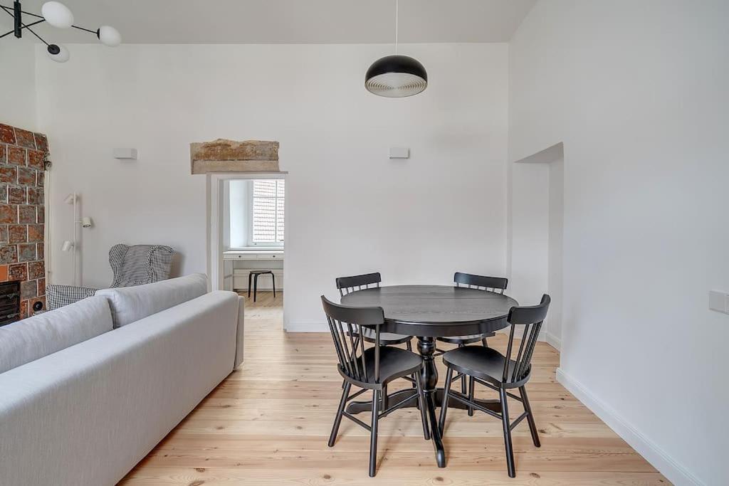 Spacious 2-Bedroom Flat In Old Town By Urban Rent VNO Buitenkant foto