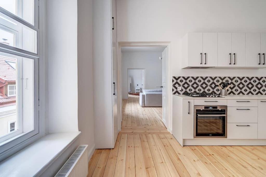 Spacious 2-Bedroom Flat In Old Town By Urban Rent VNO Buitenkant foto