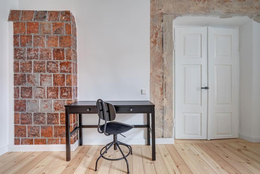 Spacious 2-Bedroom Flat In Old Town By Urban Rent VNO Buitenkant foto